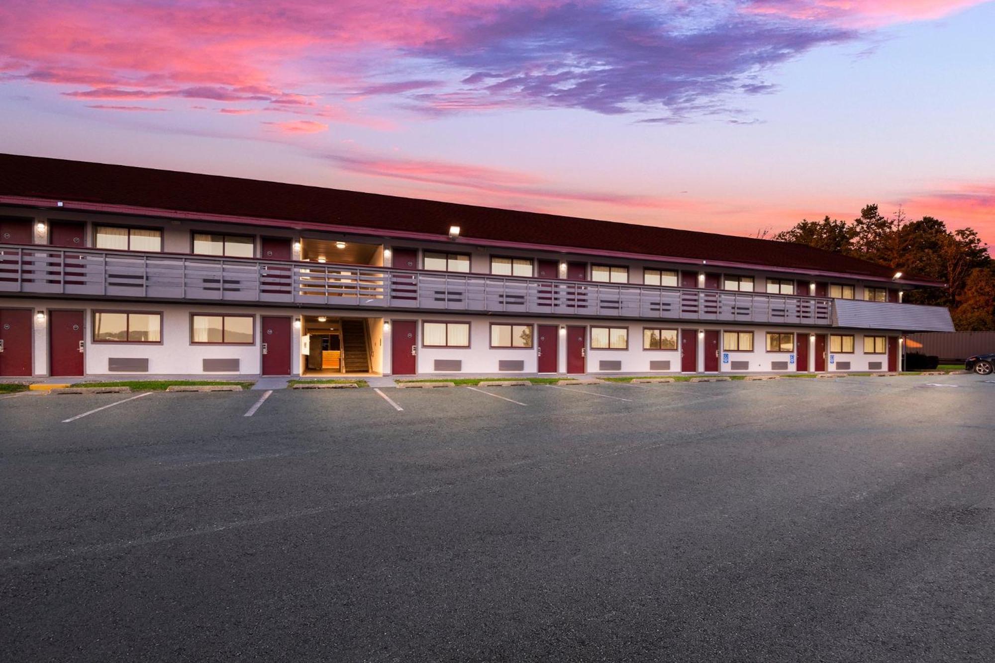 Red Roof Inn Binghamton - Johnson City Zewnętrze zdjęcie